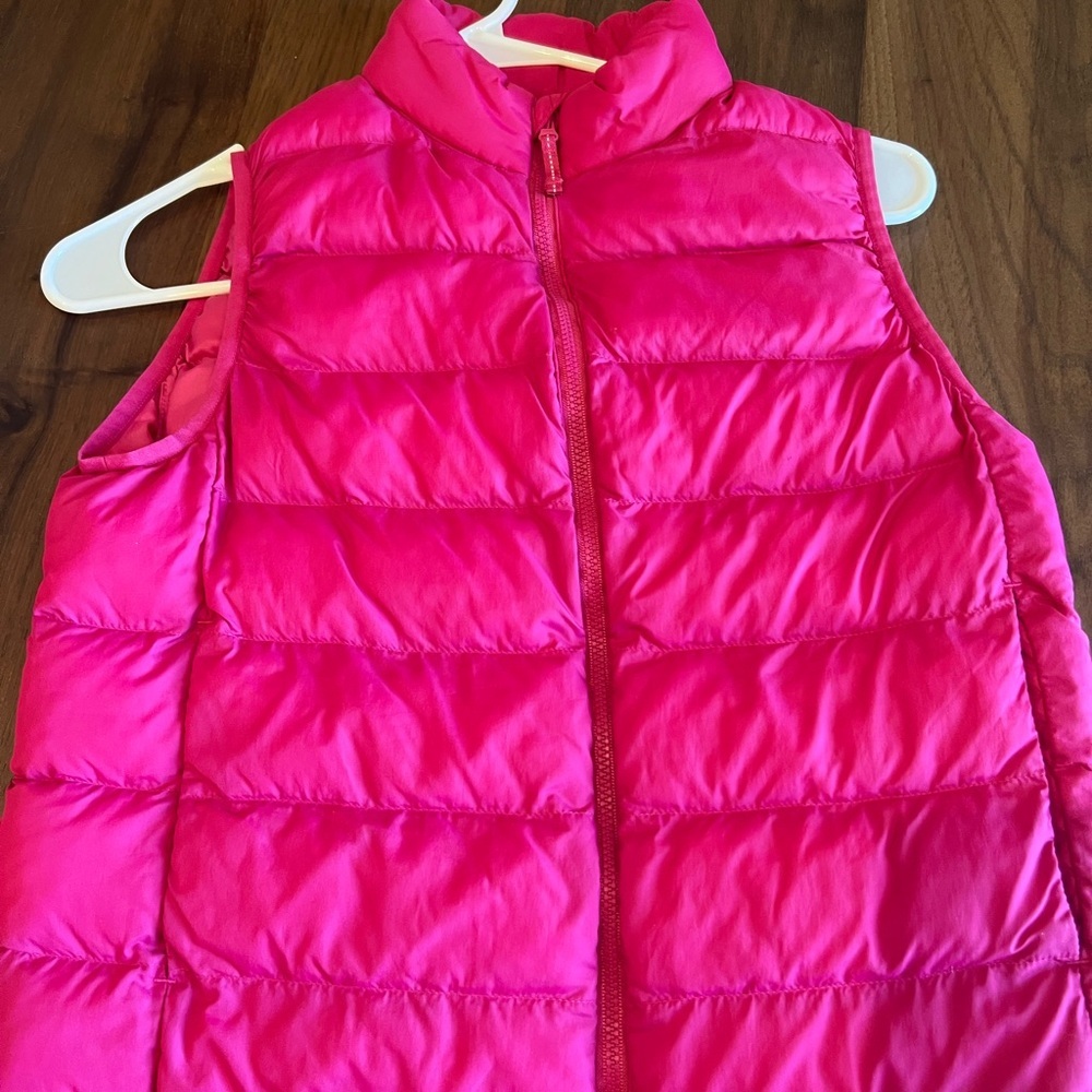 Uniqlo Girls Navy Pink Puffer Vest 9/10